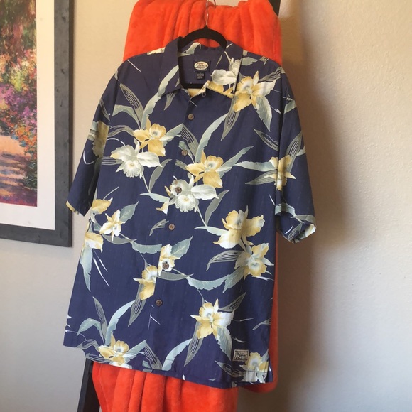 #111 🌴Tommy Bahama Hawaiian Short Sleeve Shirt 🌴 - Picture 11 of 17